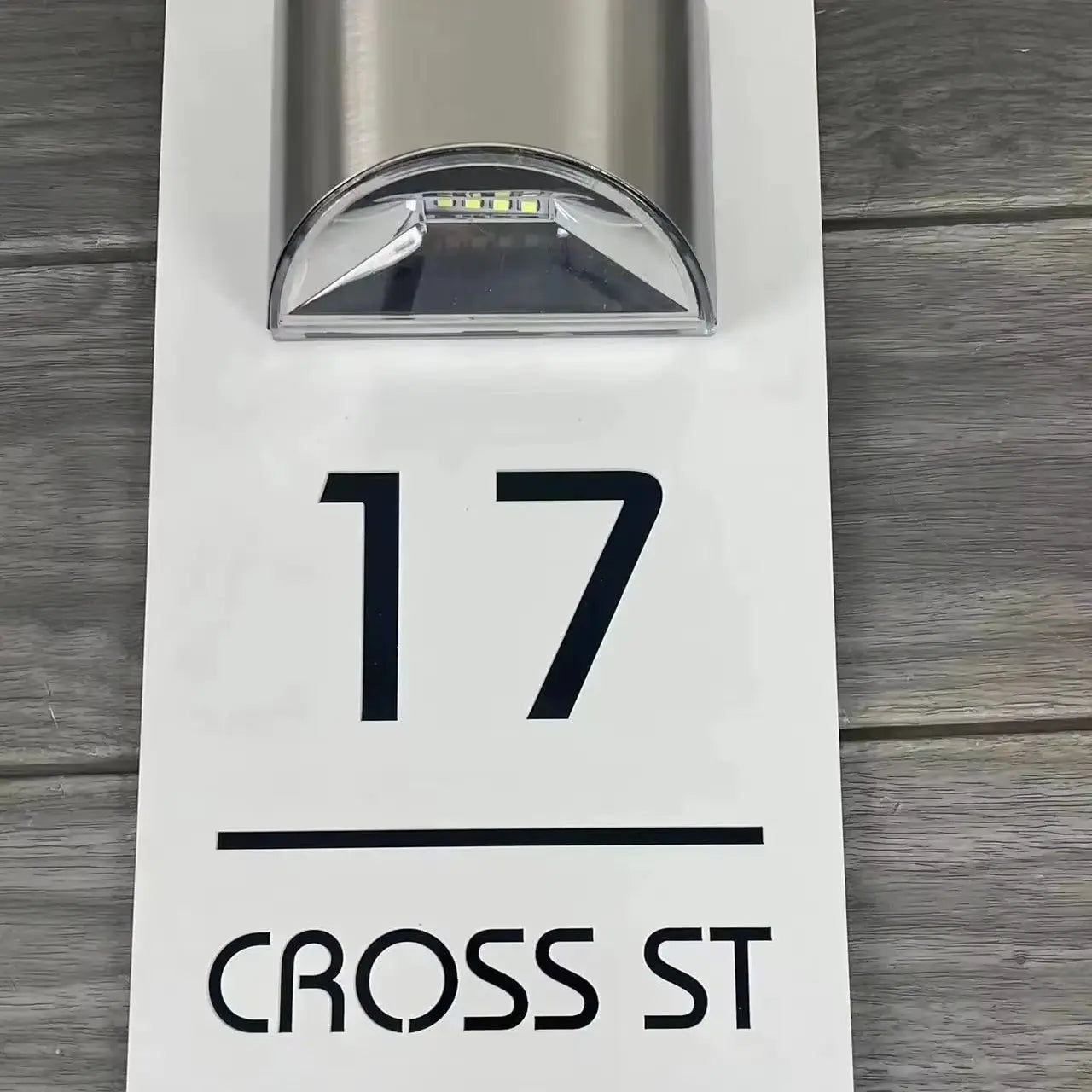 Plaque Numéro Maison Solaire LED Personnalisée - Enseigne Porte Moderne Découpe Laser Éclairage Extérieur