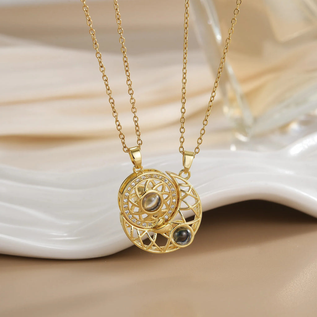 Collier Couple Magnétique Lune et Soleil - Bijou Saint-Valentin Acier Inoxydable