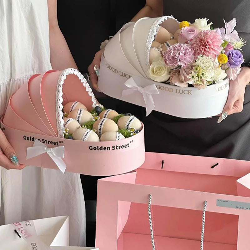 Boîte Cadeau Berceau Baby Shower - Arrangement Floral Romantique pour Naissance