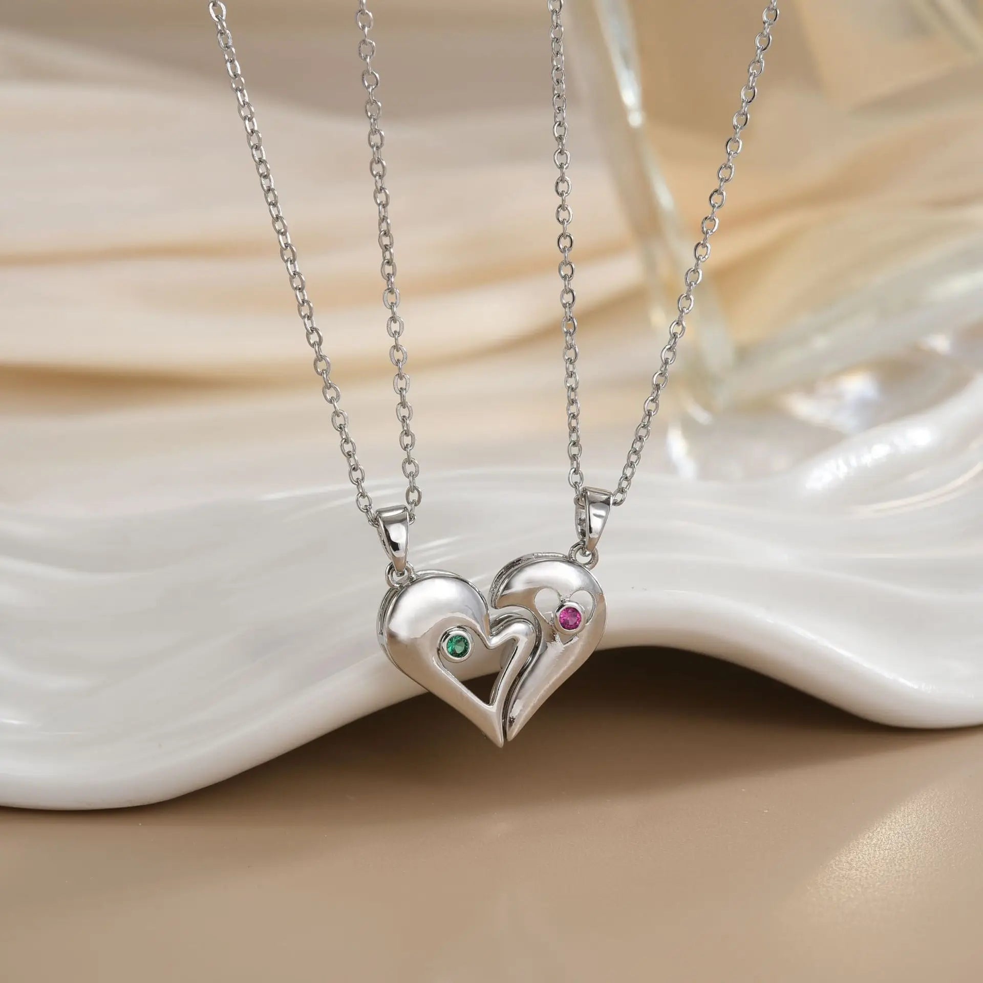 Collier Couple Magnétique Lune et Soleil - Bijou Saint-Valentin Acier Inoxydable
