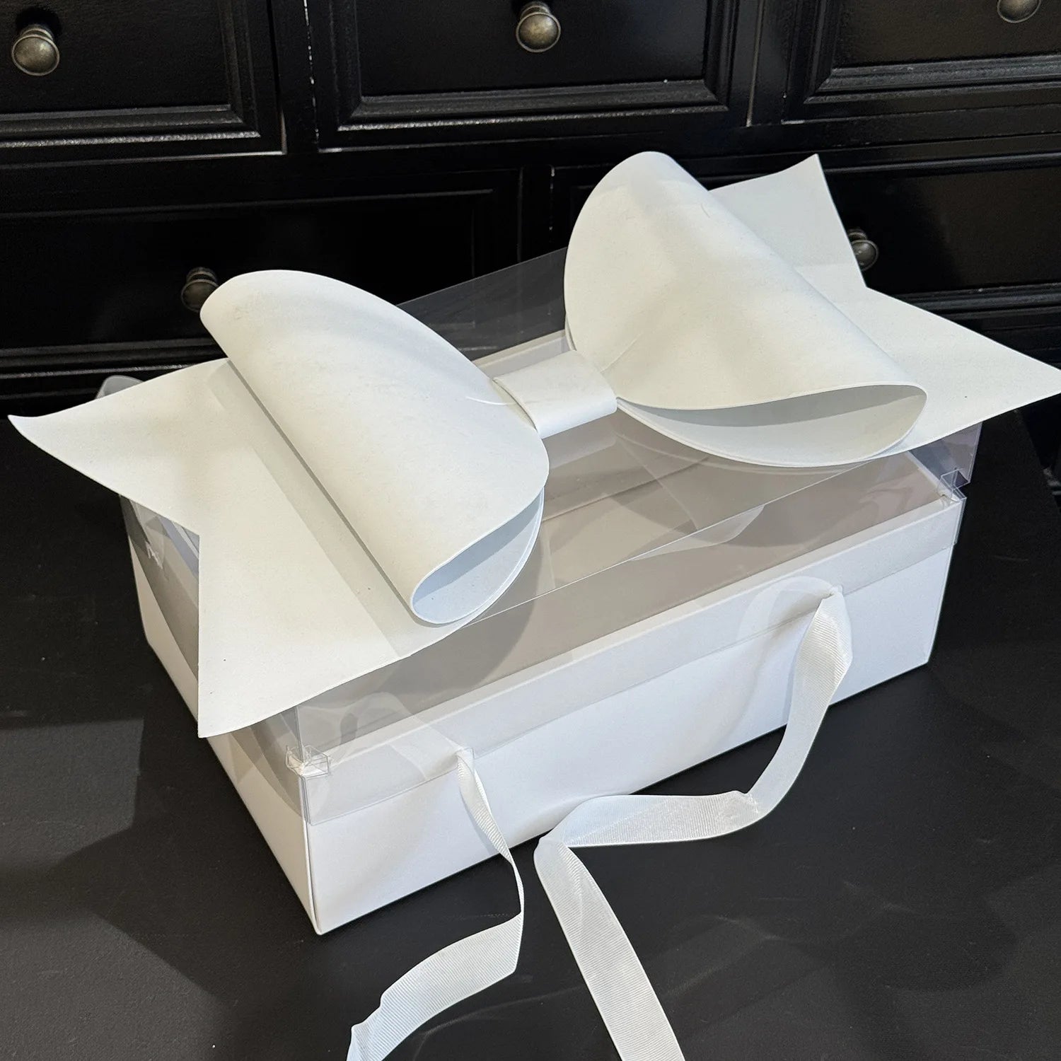 Boîte Cadeau Florale avec Nœud Papillon - Emballage Premium Saint-Valentin