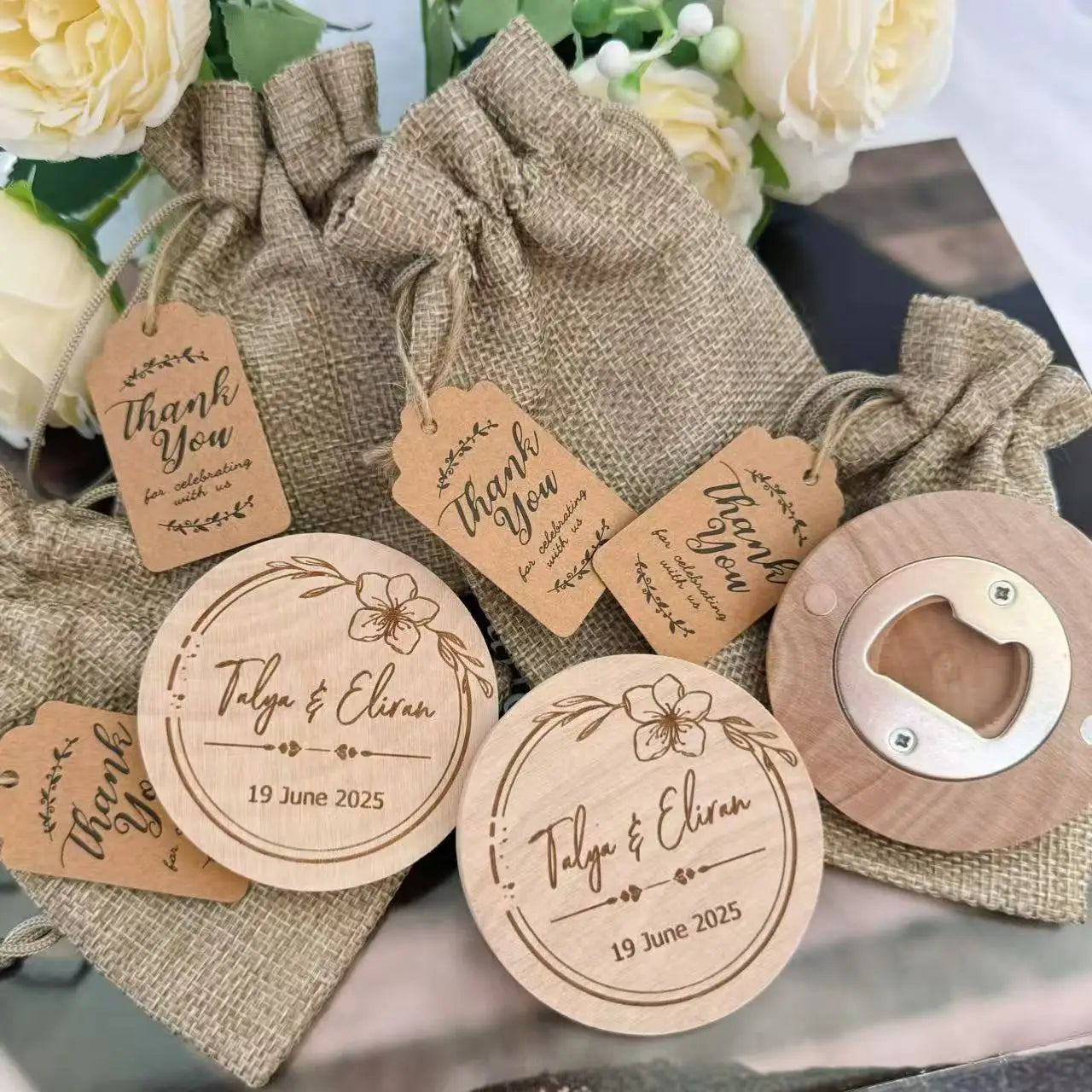 Décapsuleur Magnet Bois Personnalisé Logo Gravé - Cadeau Mariage Invités