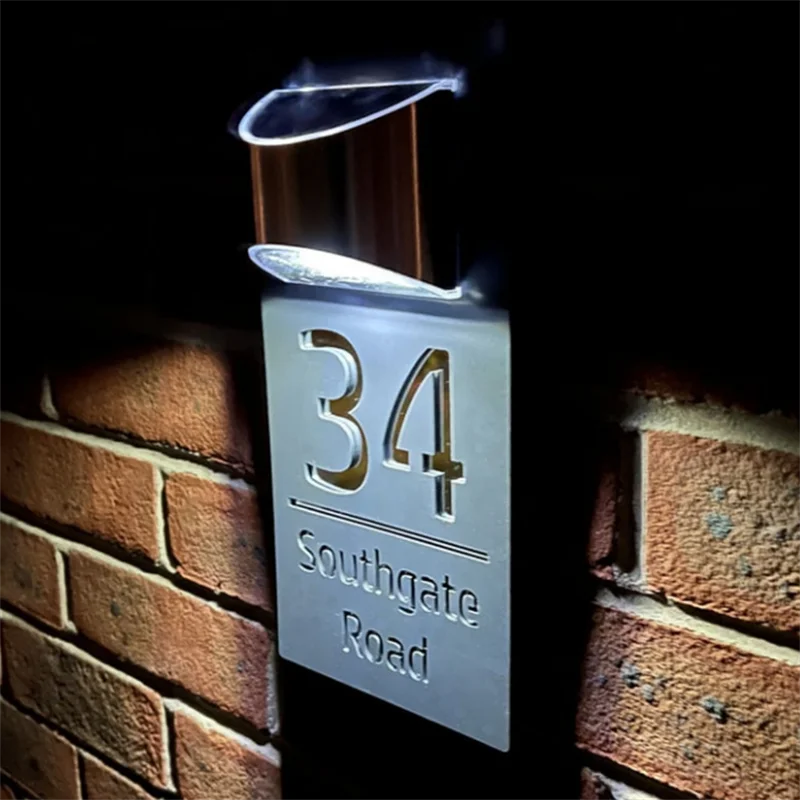 Plaque Numéro Maison Solaire LED Personnalisée - Enseigne Porte Moderne Découpe Laser Éclairage Extérieur