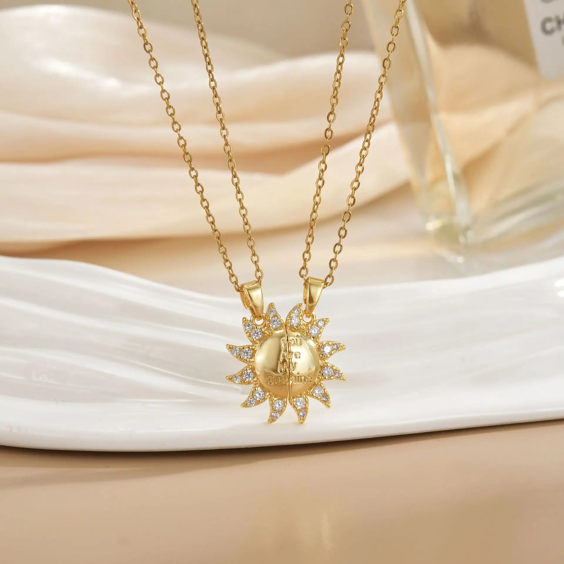 Collier Couple Magnétique Lune et Soleil - Bijou Saint-Valentin Acier Inoxydable