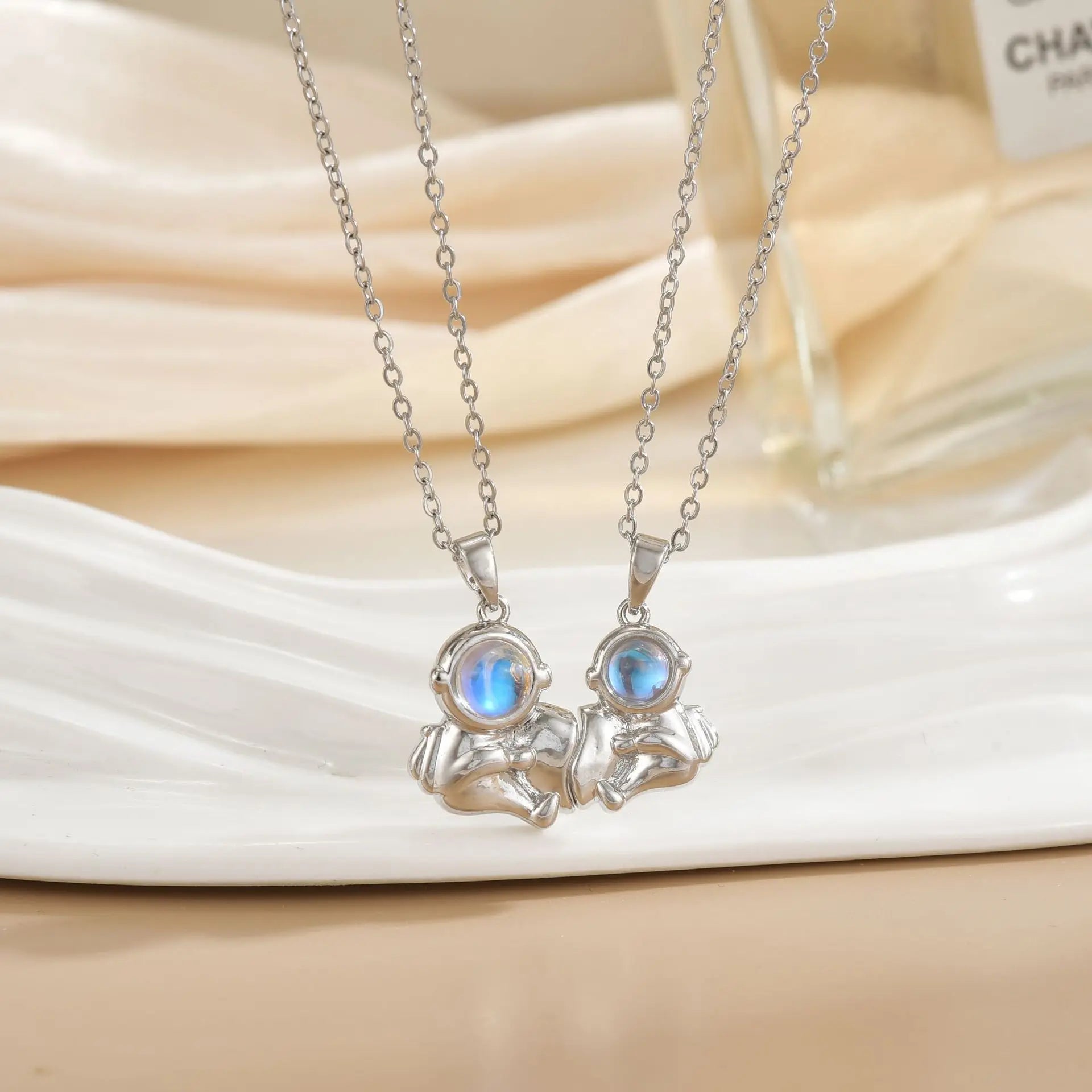 Collier Couple Magnétique Lune et Soleil - Bijou Saint-Valentin Acier Inoxydable