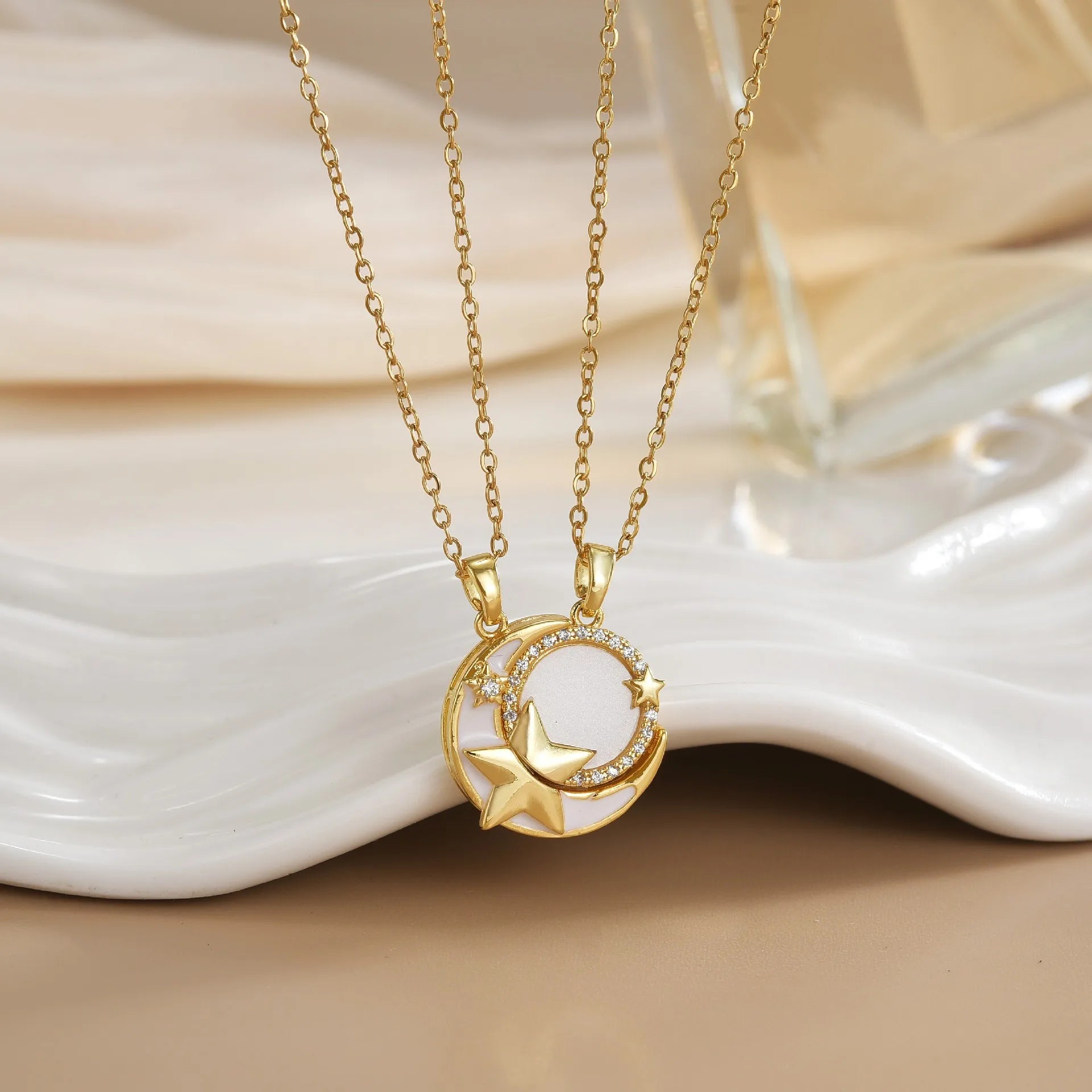Collier Couple Magnétique Lune et Soleil - Bijou Saint-Valentin Acier Inoxydable