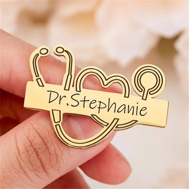 Broche Médicale Personnalisée Gravée - Pin's Professionnel Acier Inoxydable avec Logo & Prénom