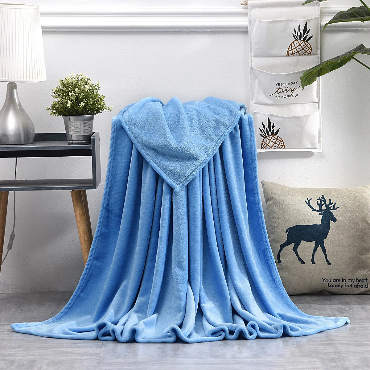 Couverture Personnalisée Brodée pour Chien Chat - Plaid Velours Confortable avec Nom - Lit Auto