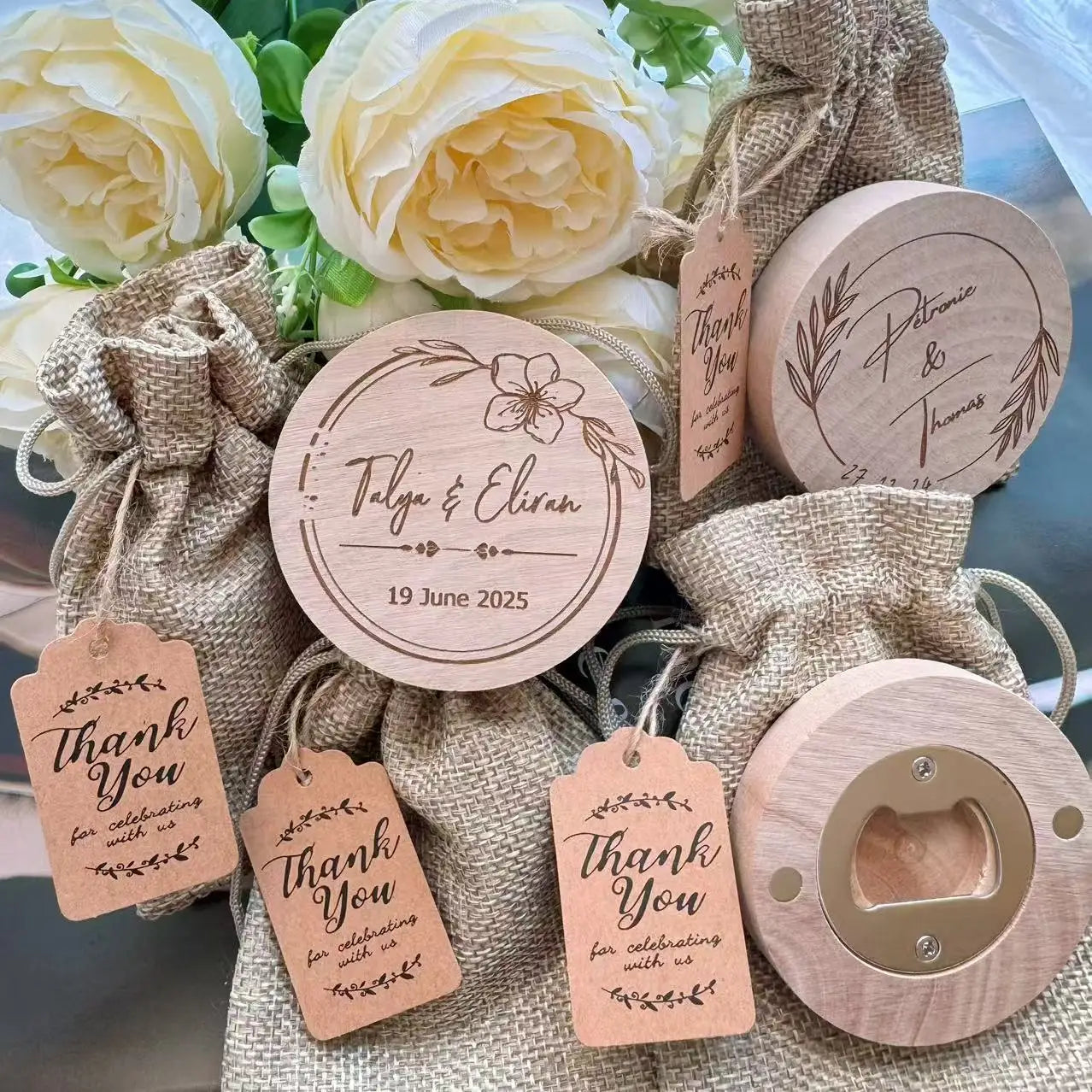 Décapsuleur Magnet Bois Personnalisé Logo Gravé - Cadeau Mariage Invités