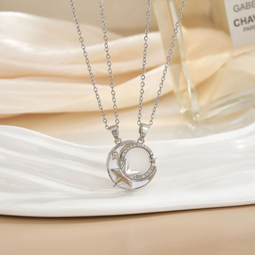 Collier Couple Magnétique Lune et Soleil - Bijou Saint-Valentin Acier Inoxydable