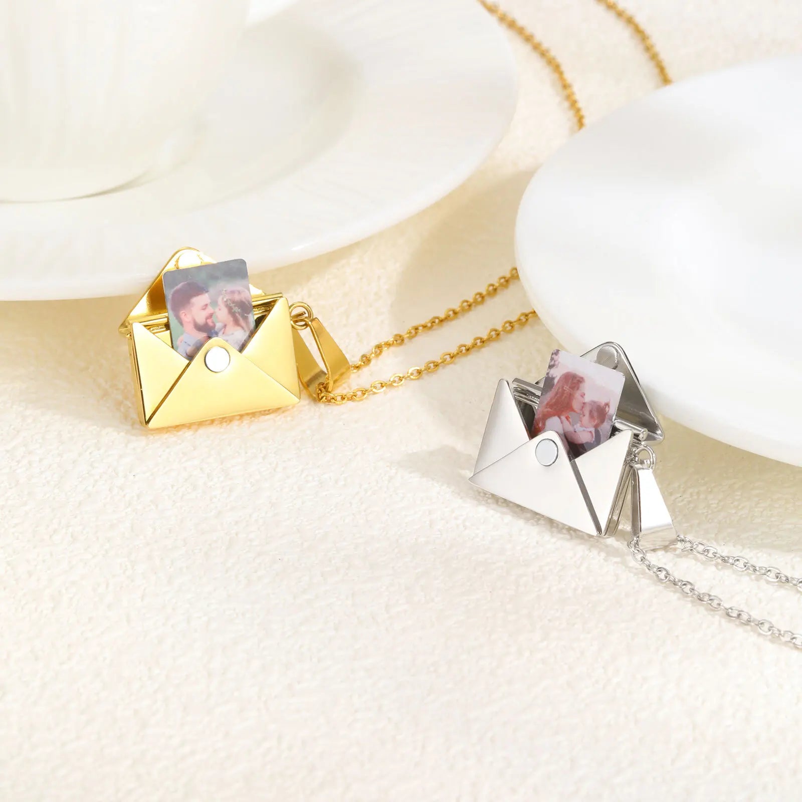 Collier Médaillon Photo Enveloppe Lettre d'Amour - Pendentif Personnalisé Femme