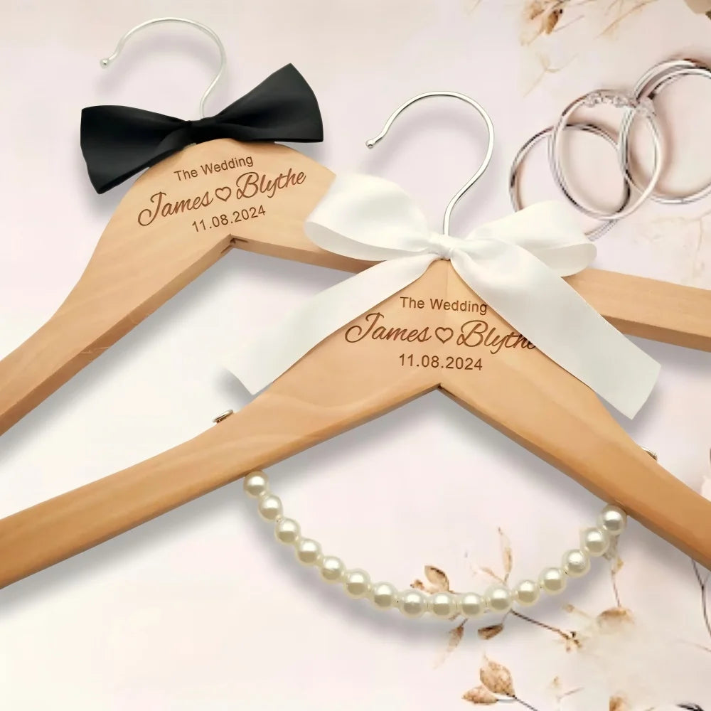 Cintre Robe Mariée Personnalisé Bois Gravé Prénom - Cadeau Demoiselle d'Honneur