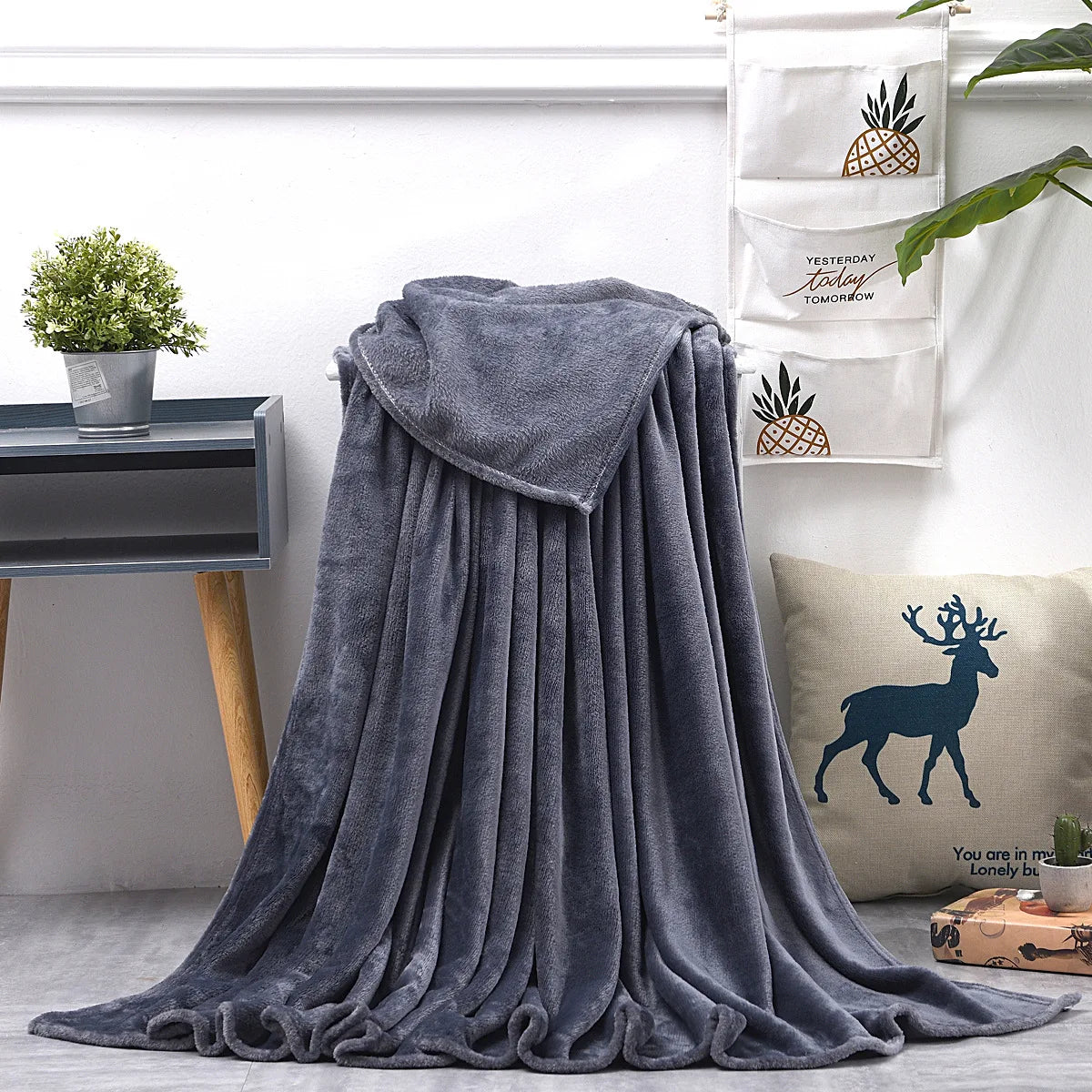 Couverture Personnalisée Brodée pour Chien Chat - Plaid Velours Confortable avec Nom - Lit Auto
