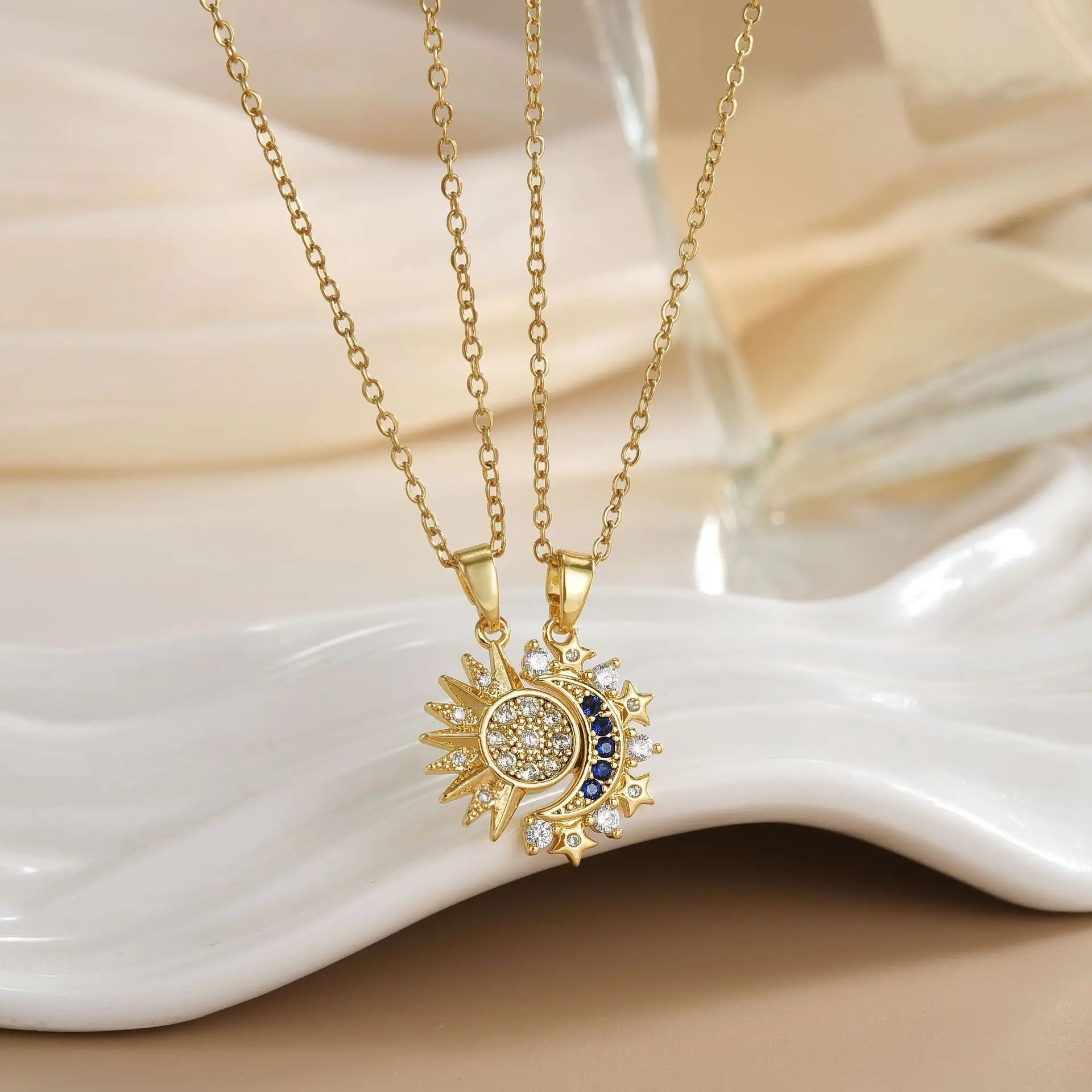 Collier Couple Magnétique Lune et Soleil - Bijou Saint-Valentin Acier Inoxydable
