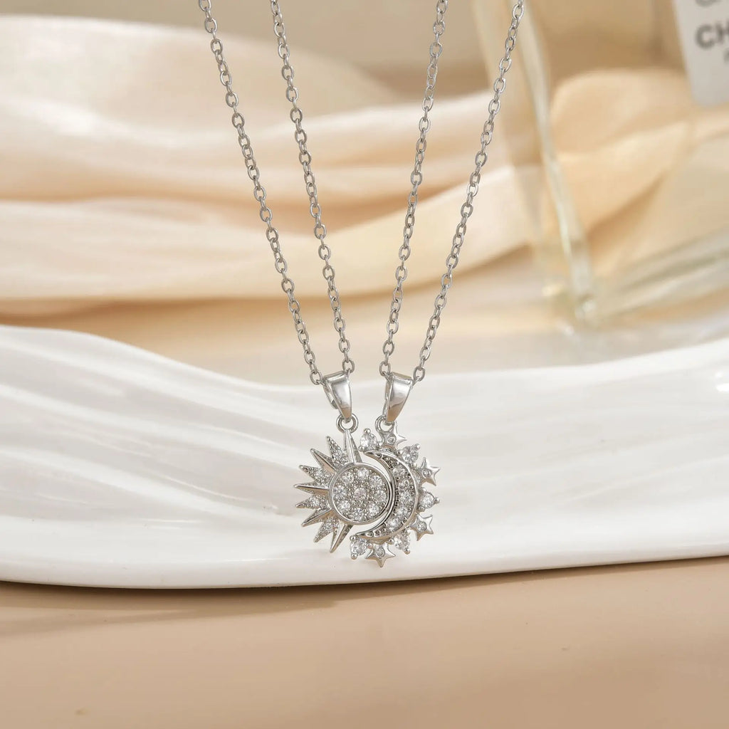 Collier Couple Magnétique Lune et Soleil - Bijou Saint-Valentin Acier Inoxydable