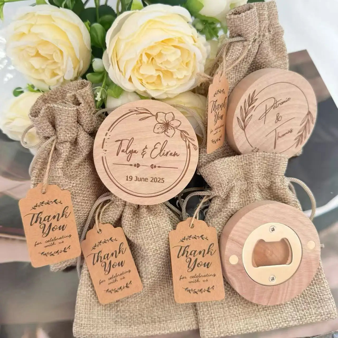 Décapsuleur Magnet Bois Personnalisé Logo Gravé - Cadeau Mariage Invités