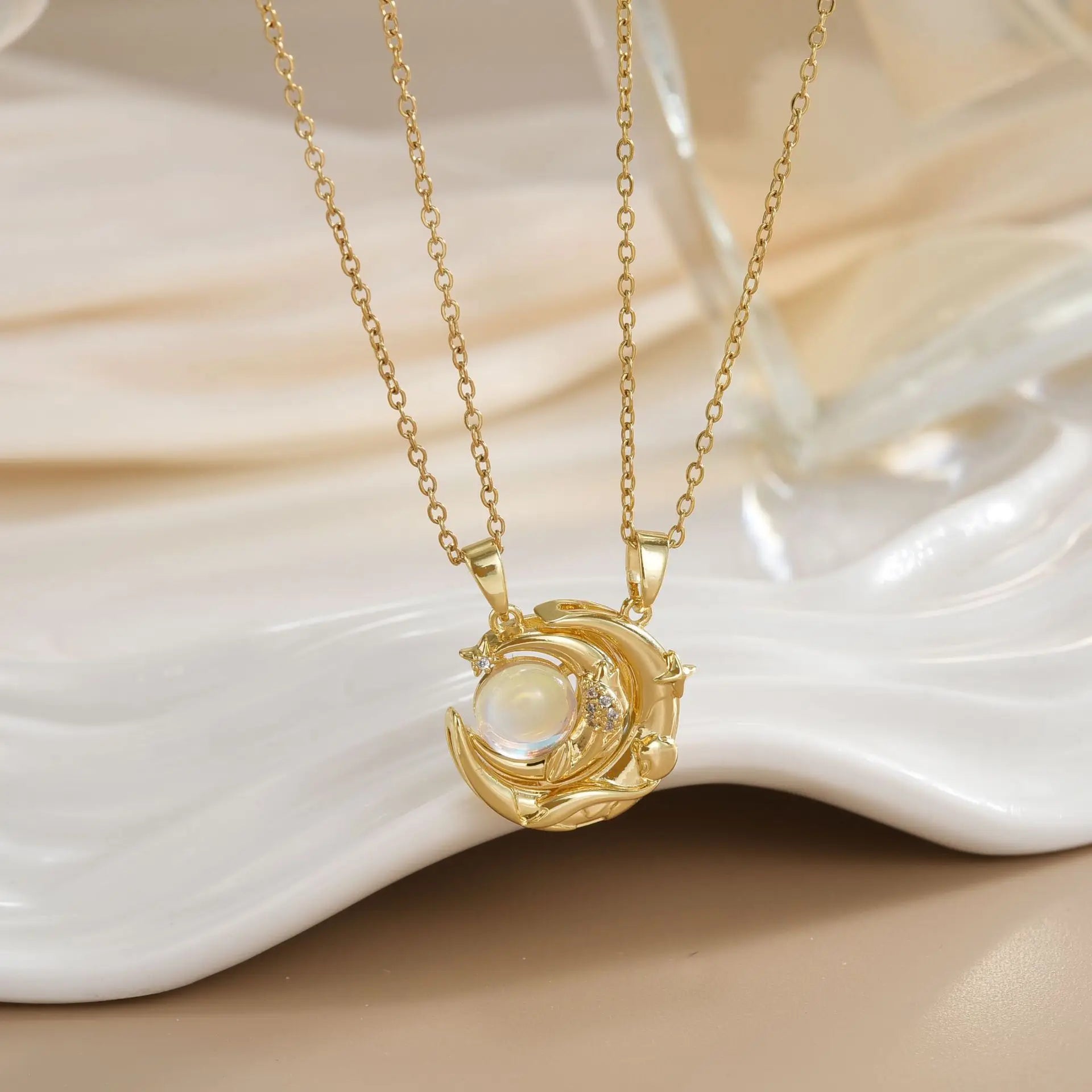 Collier Couple Magnétique Lune et Soleil - Bijou Saint-Valentin Acier Inoxydable